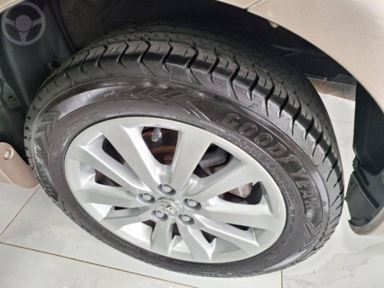 TOYOTA - COROLLA 1.8 SE-G 16V FLEX 4P AUTOMÁTICO - 2008/2009 - BEGE - R$ 58.900,00