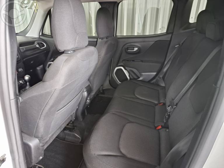 JEEP - RENEGADE 1.8 16V FLEX SPORT 4P MANUAL - 2018/2019 - BRANCA - R$ 72.900,00