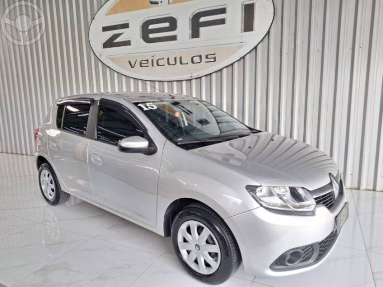 RENAULT - SANDERO 1.6 EXPRESSION 8V FLEX 4P MANUAL - 2015/2015 - PRATA - R$ 38.900,00