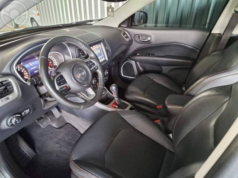 JEEP - COMPASS 2.0 16V FLEX LONGITUDE AUTOMÁTICO - 2019/2020 - CINZA - R$ 103.500,00