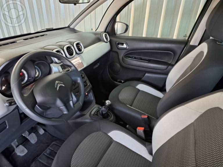 CITROËN - AIRCROSS 1.6 LIVE 16V FLEX 4P MANUAL - 2017/2018 - BRANCA - R$ 55.900,00
