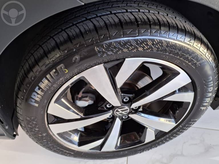VOLKSWAGEN - NIVUS 1.0 TSI HIGHLINE FLEX 4P AUTOMÁTICO - 2021/2021 - CINZA - R$ 105.500,00