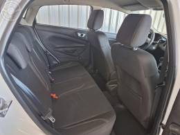 FORD - FIESTA 1.6 SE HATCH 16V FLEX 4P MANUAL - 2017/2017 - BRANCA - R$ 52.900,00