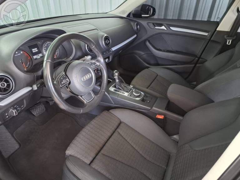 AUDI - A3 1.8 TFSI SPORTBACK 16V 4P AUTOMÁTICO - 2014/2015 - PRATA - R$ 89.900,00