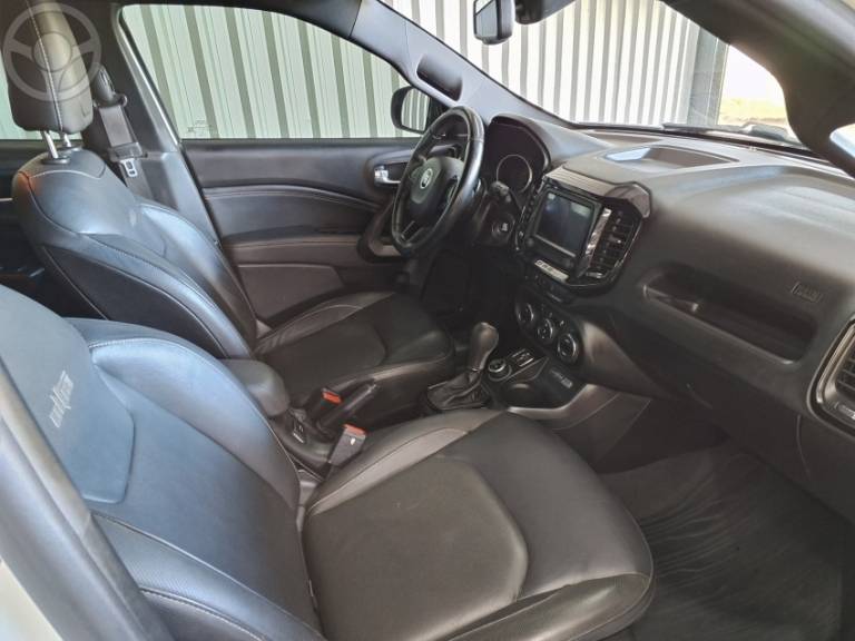 FIAT - TORO 2.0 16V ULTRA 4X4 AT9 DIESEL 4P AUTOMÁTICO - 2019/2020 - BRANCA - R$ 124.900,00