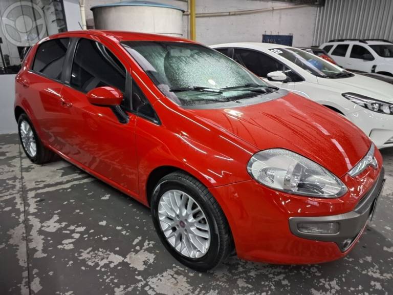 FIAT - PUNTO 1.6 ESSENCE 16V FLEX 4P MANUAL - 2012/2013 - VERMELHA - R$ 39.900,00
