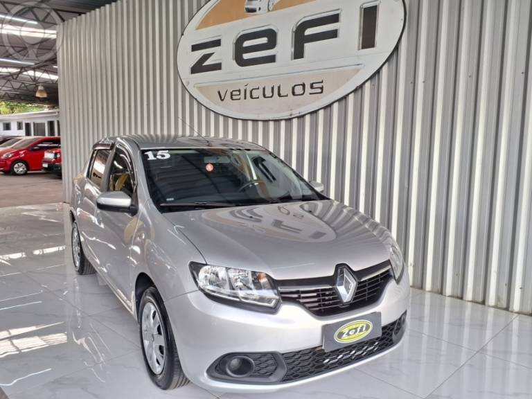 RENAULT - SANDERO 1.6 EXPRESSION 8V FLEX 4P MANUAL - 2015/2015 - PRATA - R$ 38.900,00