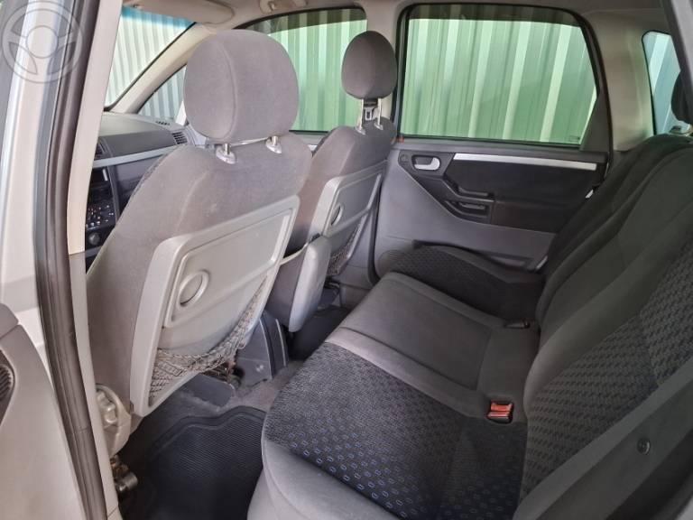 CHEVROLET - MERIVA 1.4 MPFI MAXX 8V ECONO.FLEX 4P MANUAL - 2008/2009 - PRATA - R$ 25.900,00