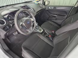 FORD - FIESTA 1.6 SE HATCH 16V FLEX 4P AUTOMÁTICO - 2015/2016 - BRANCA - R$ 51.900,00