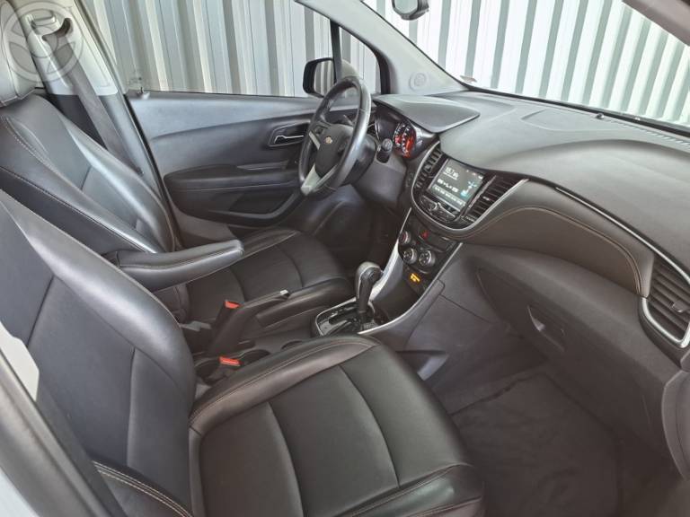 CHEVROLET - TRACKER 1.4 16V TURBO FLEX LTZ AUTOMÁTICO - 2016/2017 - BRANCA - R$ 85.900,00