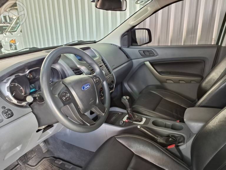 FORD - RANGER 3.2 XLS 4X4 CD 20V DIESEL 4P AUTOMÁTICO - 2015/2015 - BRANCA - R$ 109.900,00