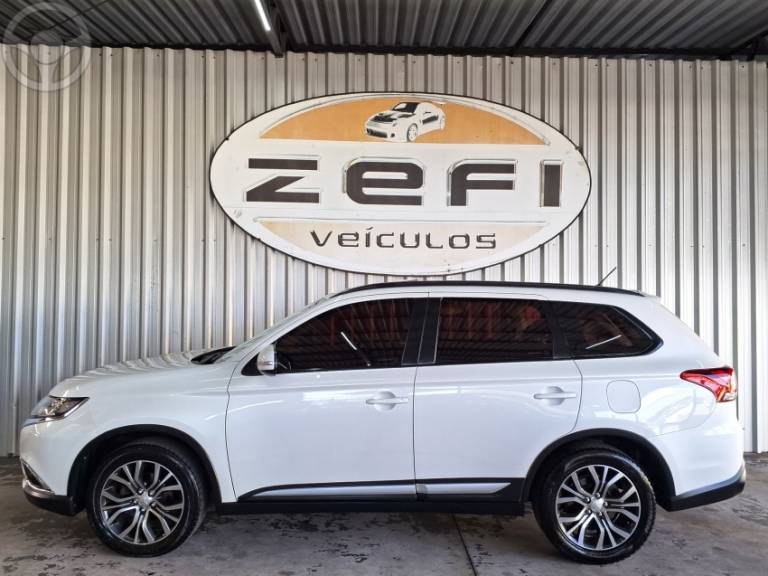 MITSUBISHI - OUTLANDER 2.0 16V 4P AUTOMÁTICO - 2015/2016 - BRANCA - R$ 88.900,00
