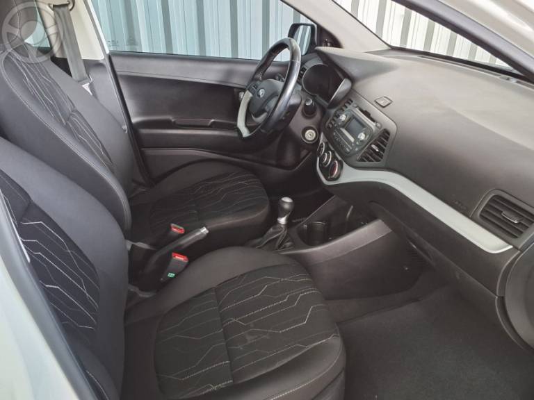 KIA MOTORS - PICANTO 1.0 EX 12V FLEX 4P MANUAL - 2015/2016 - BRANCA - R$ 44.900,00
