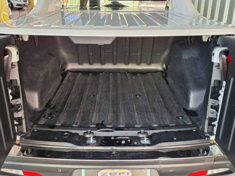 FIAT - TORO 2.0 16V ULTRA 4X4 AT9 DIESEL 4P AUTOMÁTICO - 2019/2020 - BRANCA - R$ 124.900,00