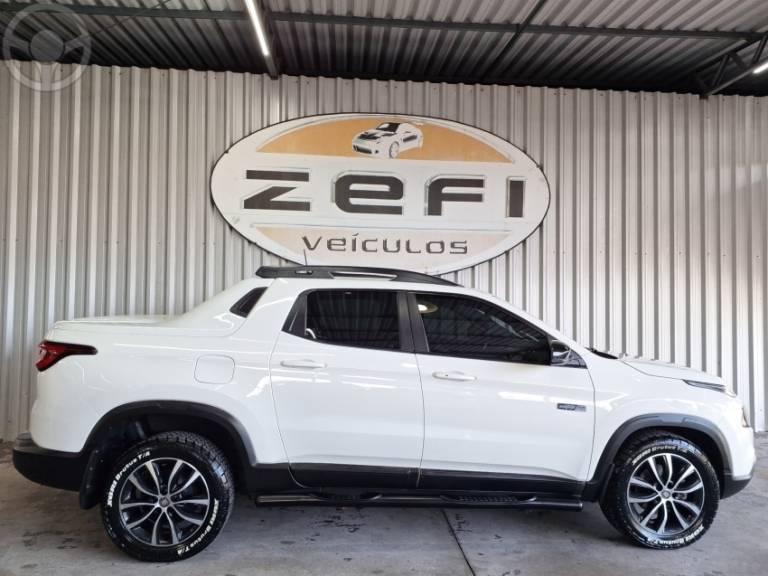 FIAT - TORO 2.0 16V ULTRA 4X4 AT9 DIESEL 4P AUTOMÁTICO - 2019/2020 - BRANCA - R$ 124.900,00