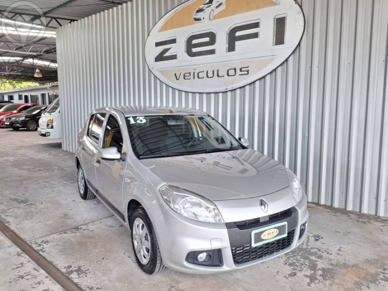 RENAULT - SANDERO 1.6 EXPRESSION 8V FLEX 4P MANUAL - 2012/2013 - PRATA - R$ 34.900,00