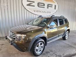 RENAULT - DUSTER 1.6 DYNAMIQUE 4X2 16V FLEX 4P MANUAL - 2013/2014 - VERDE - R$ 53.900,00