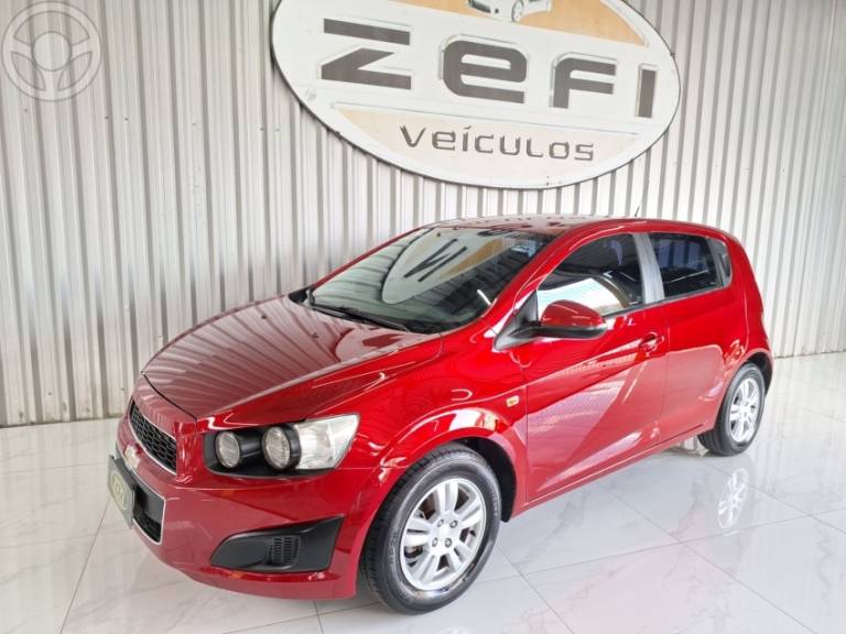 CHEVROLET - SONIC 1.6 LT 16V FLEX 4P MANUAL - 2012/2013 - VERMELHA - R$ 38.500,00