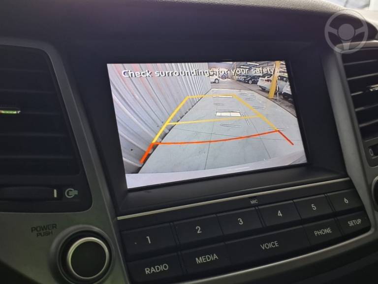 HYUNDAI - TUCSON 1.6 16V T-GDI GLS ECOSHIFT - 2017/2018 - BRANCA - R$ 99.900,00