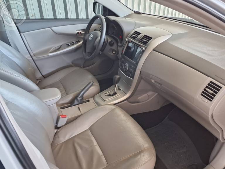TOYOTA - COROLLA 2.0 XEI 16V FLEX 4P AUTOMÁTICO - 2010/2011 - PRATA - R$ 59.900,00