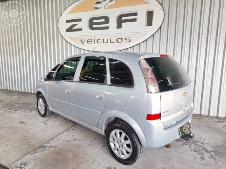 CHEVROLET - MERIVA 1.4 MPFI MAXX 8V ECONO.FLEX 4P MANUAL - 2008/2009 - PRATA - R$ 25.900,00
