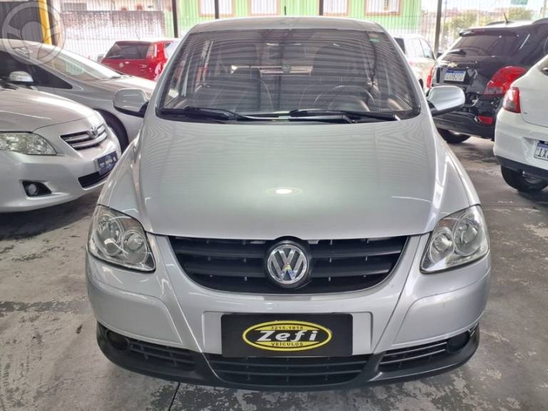VOLKSWAGEN - FOX 1.0 MI 8V FLEX 4P MANUAL - 2009/2010 - PRATA - R$ 26.900,00
