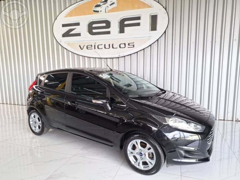 FORD - FIESTA 1.6 SE HATCH 16V FLEX 4P MANUAL - 2015/2016 - PRETA - R$ 49.900,00