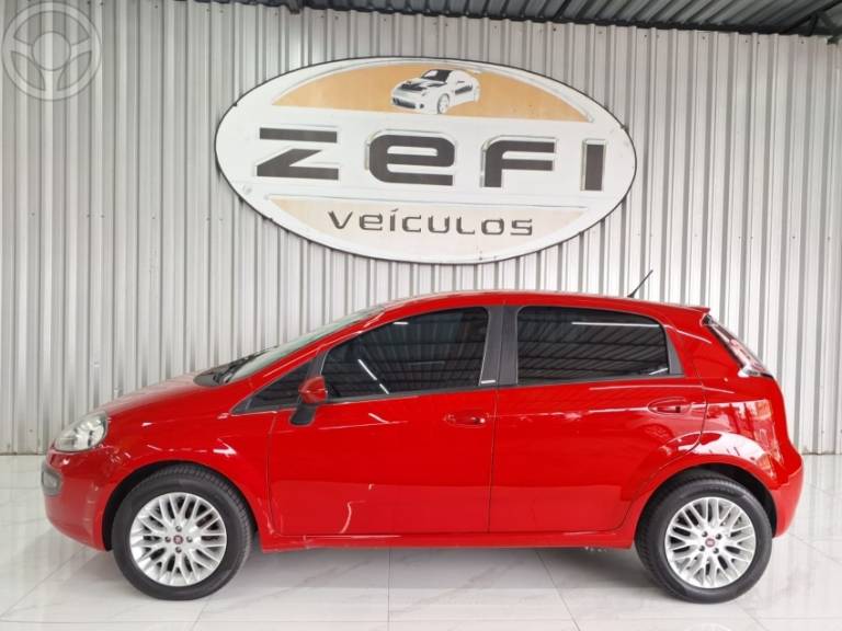 FIAT - PUNTO 1.6 ESSENCE 16V FLEX 4P MANUAL - 2012/2013 - VERMELHA - R$ 39.900,00