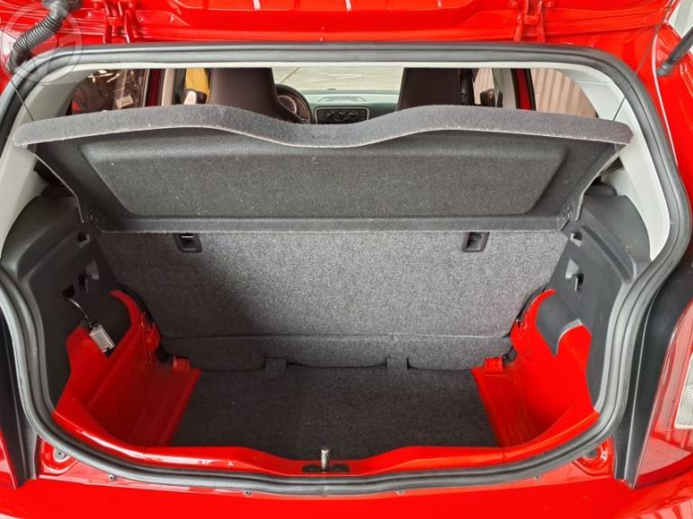 VOLKSWAGEN - UP 1.0 MPI TAKE UP 12V FLEX 4P MANUAL - 2016/2017 - VERMELHA - R$ 45.900,00