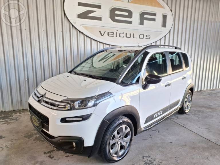 CITROËN - AIRCROSS 1.6 LIVE 16V FLEX 4P MANUAL - 2017/2018 - BRANCA - R$ 55.900,00