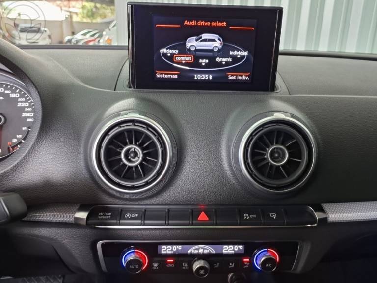 AUDI - A3 1.8 TFSI SPORTBACK 16V 4P AUTOMÁTICO - 2014/2015 - PRATA - R$ 89.900,00
